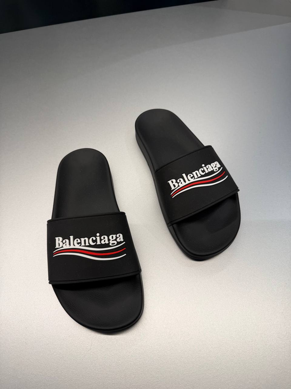 BALENCIAGA