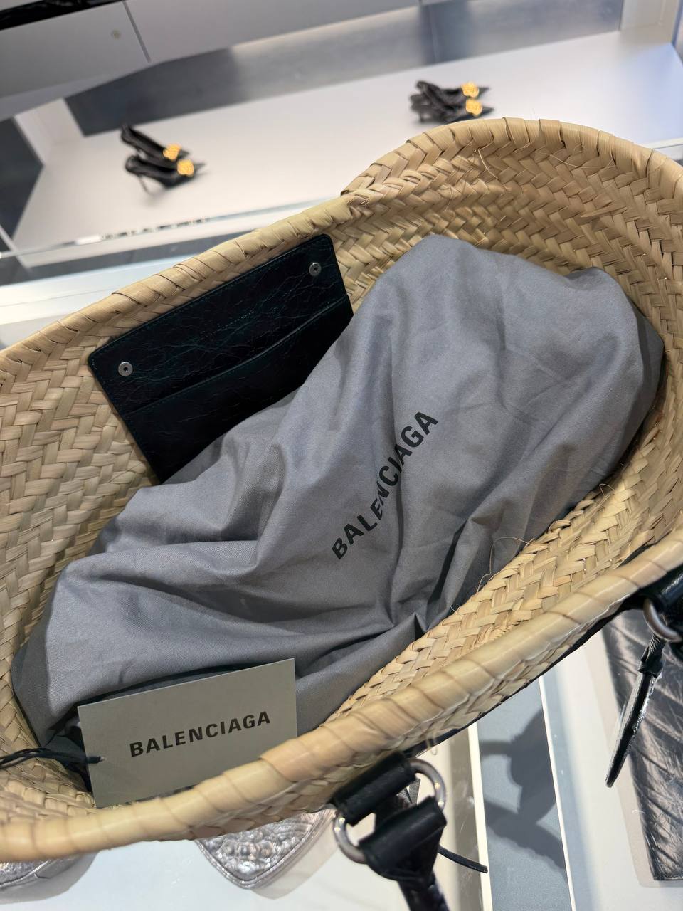 BALENCIAGA