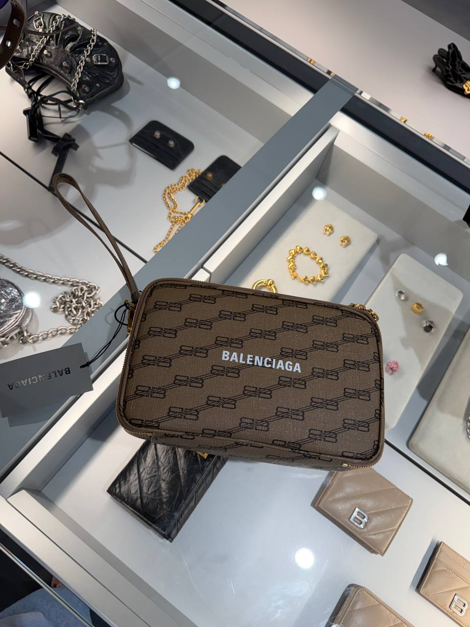 BALENCIAGA