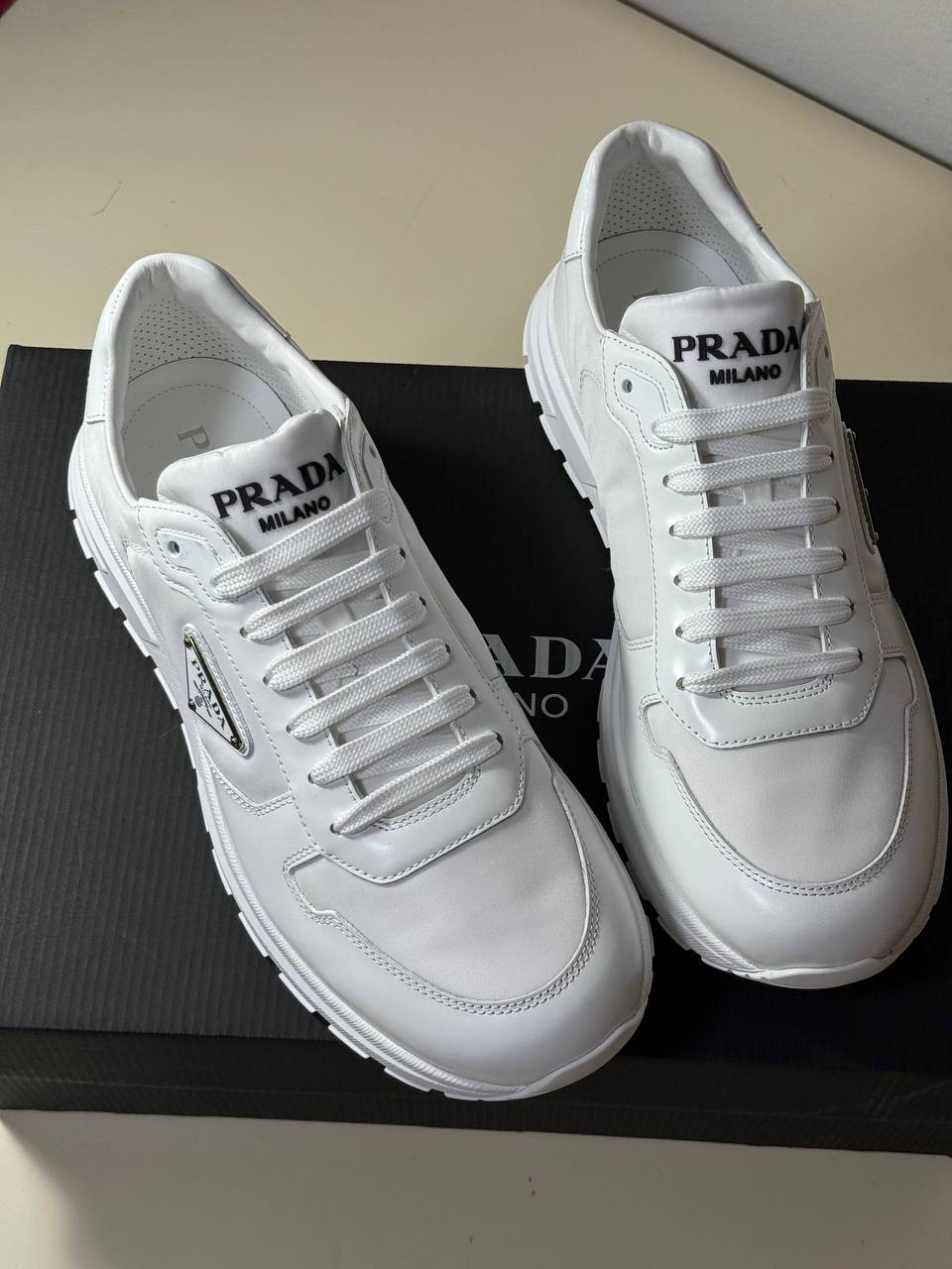 PRADA (размер 8,5uk)