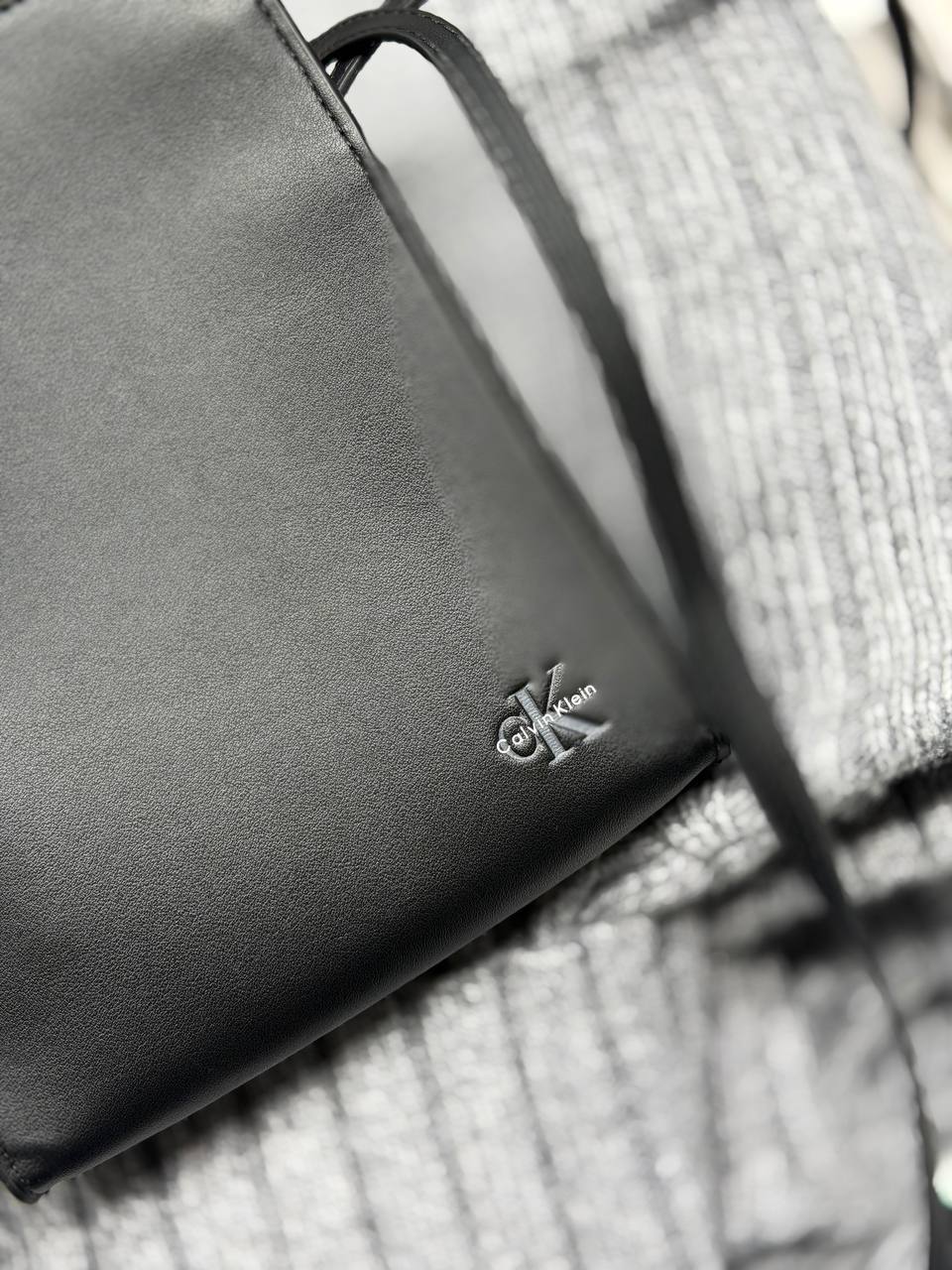 CALVIN KLEIN 🏷️ 25$