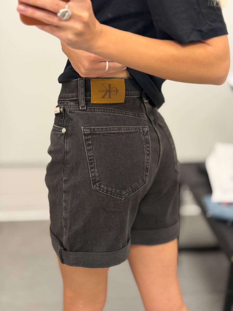 CALVIN KLEIN 🏷️ 45$