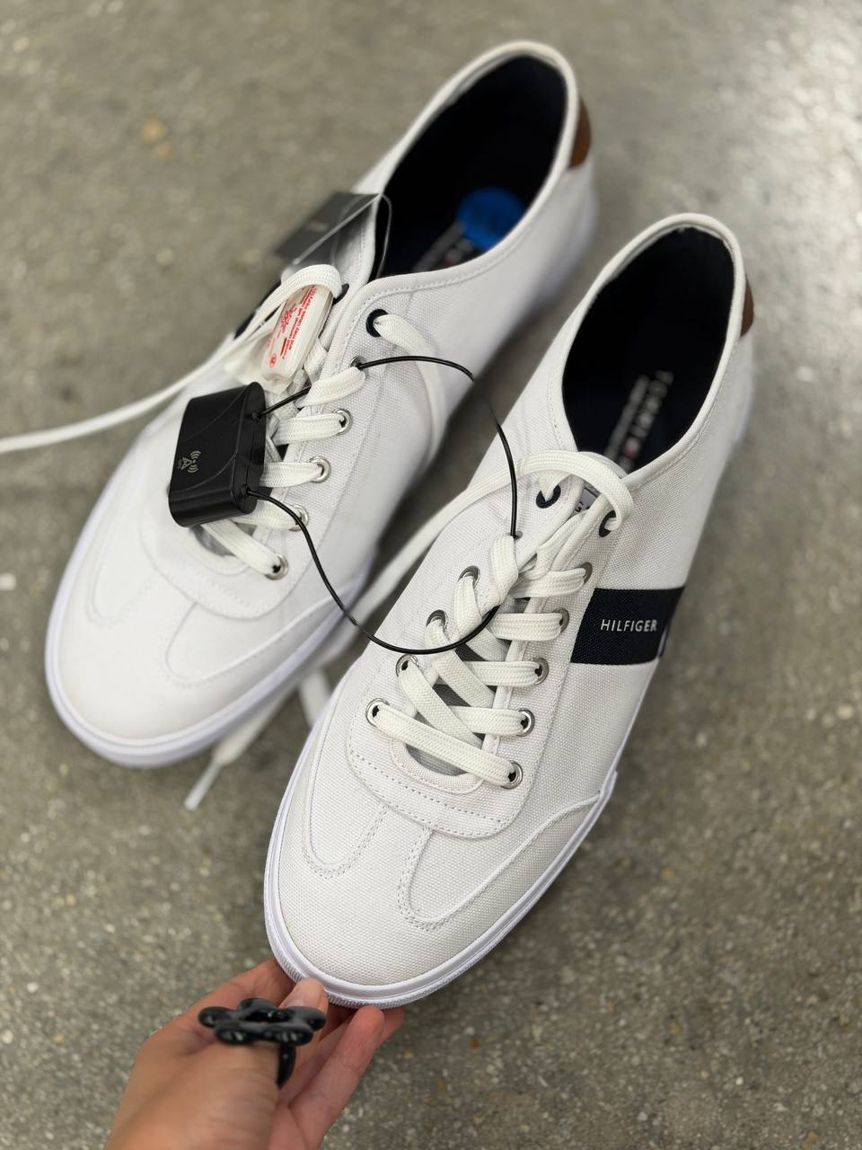 TOMMY HILFIGER🏷️