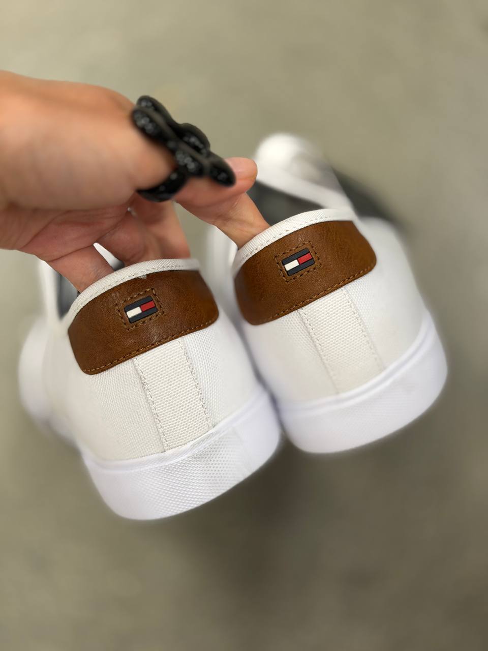 TOMMY HILFIGER🏷️