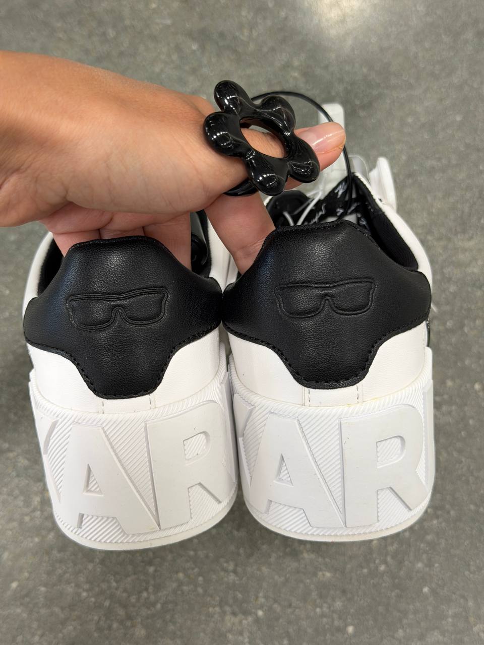 KARL LAGERFELD 🏷️