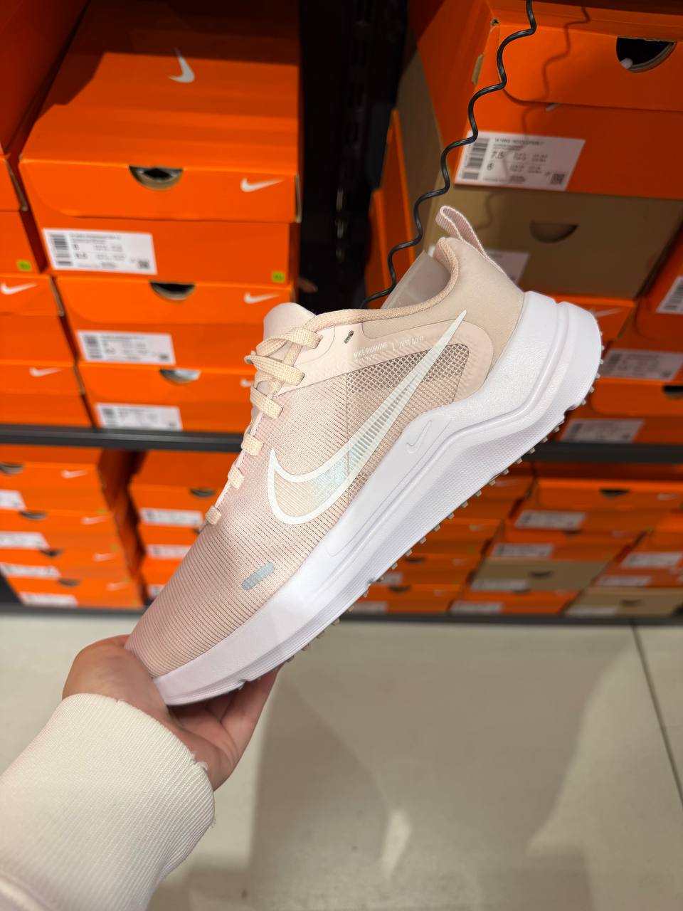 NIKE