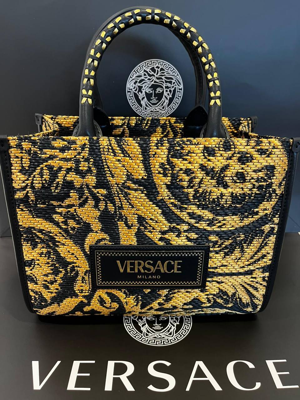 VERSACE