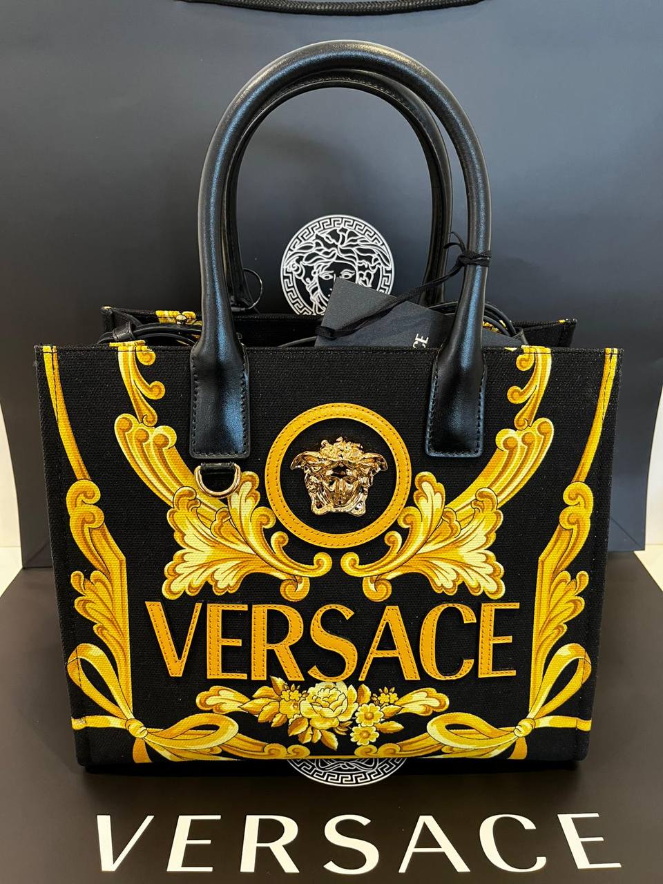 VERSACE