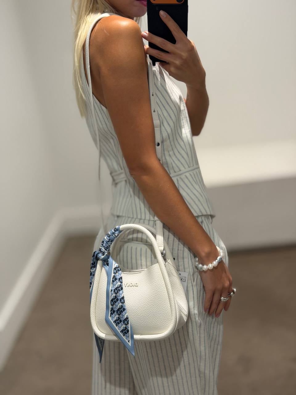 DKNY 🏷️ 82$