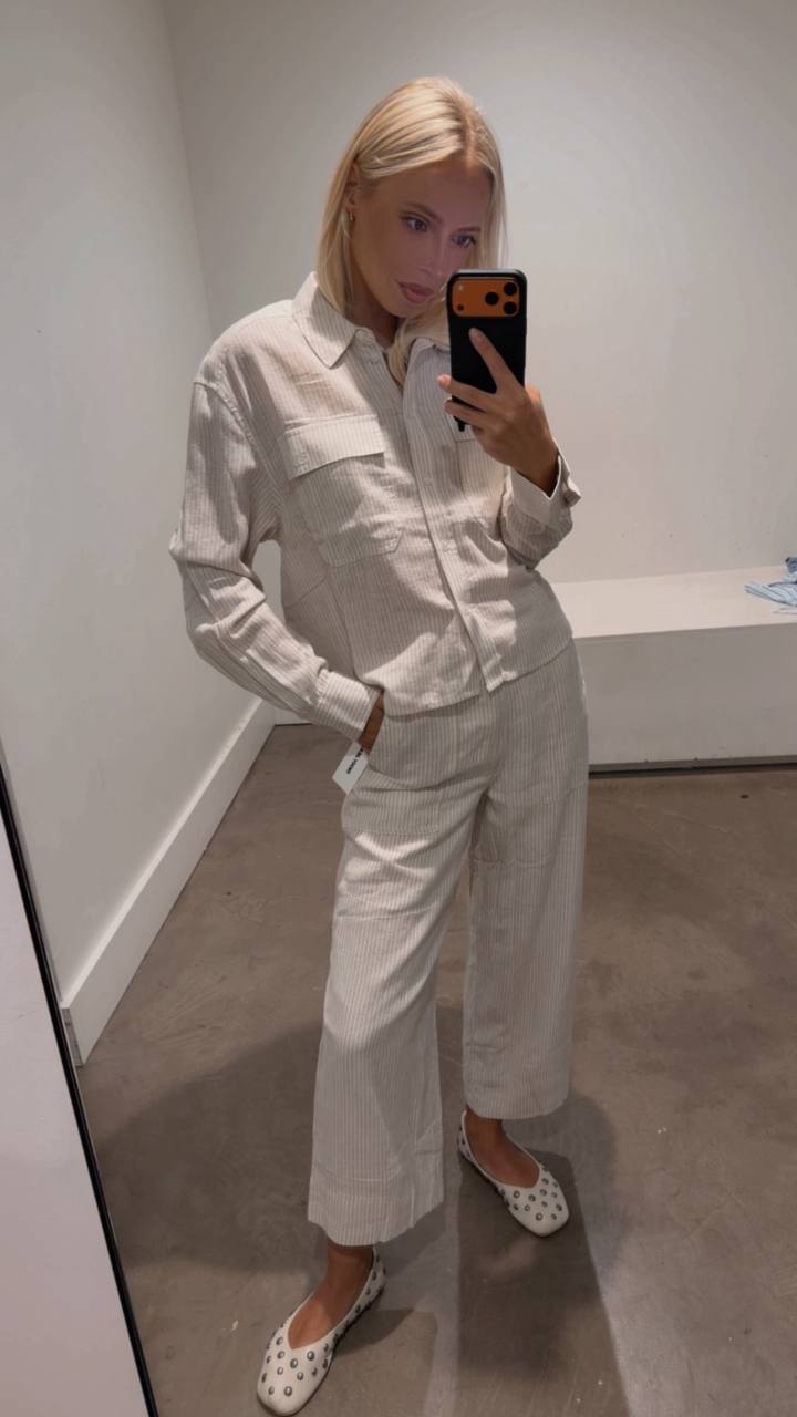 DKNY