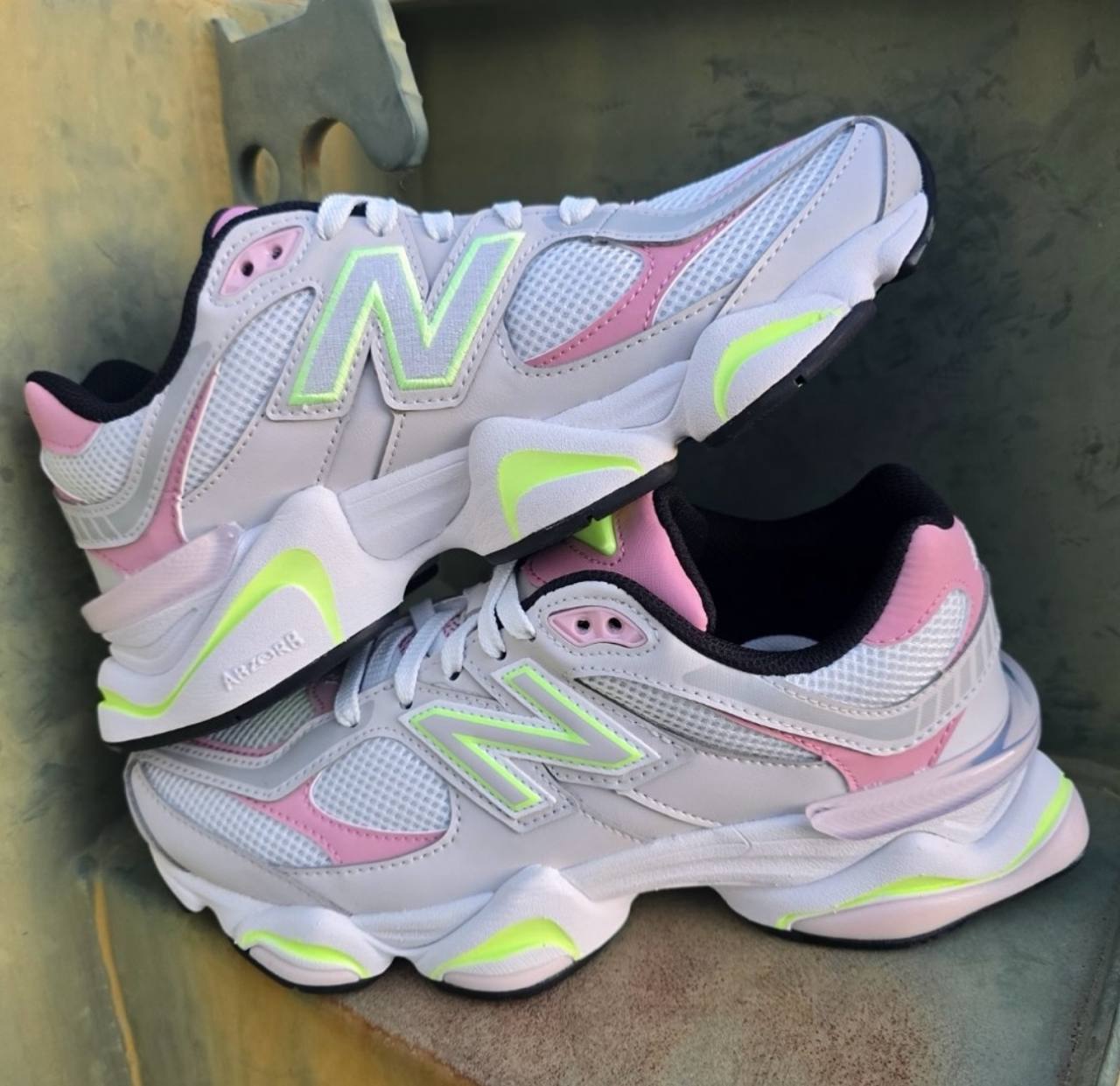 NEW BALANCE