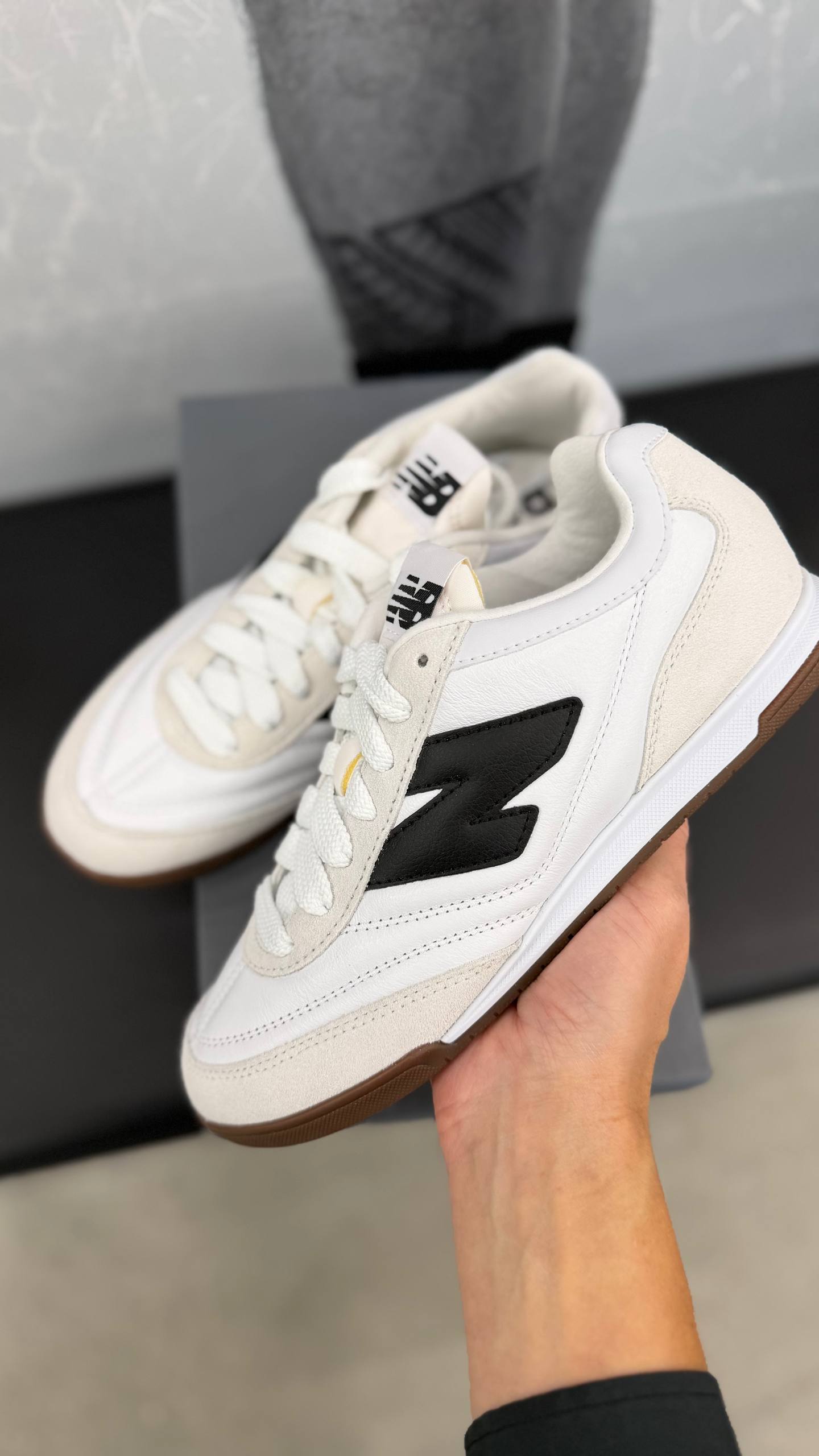 NEW BALANCE