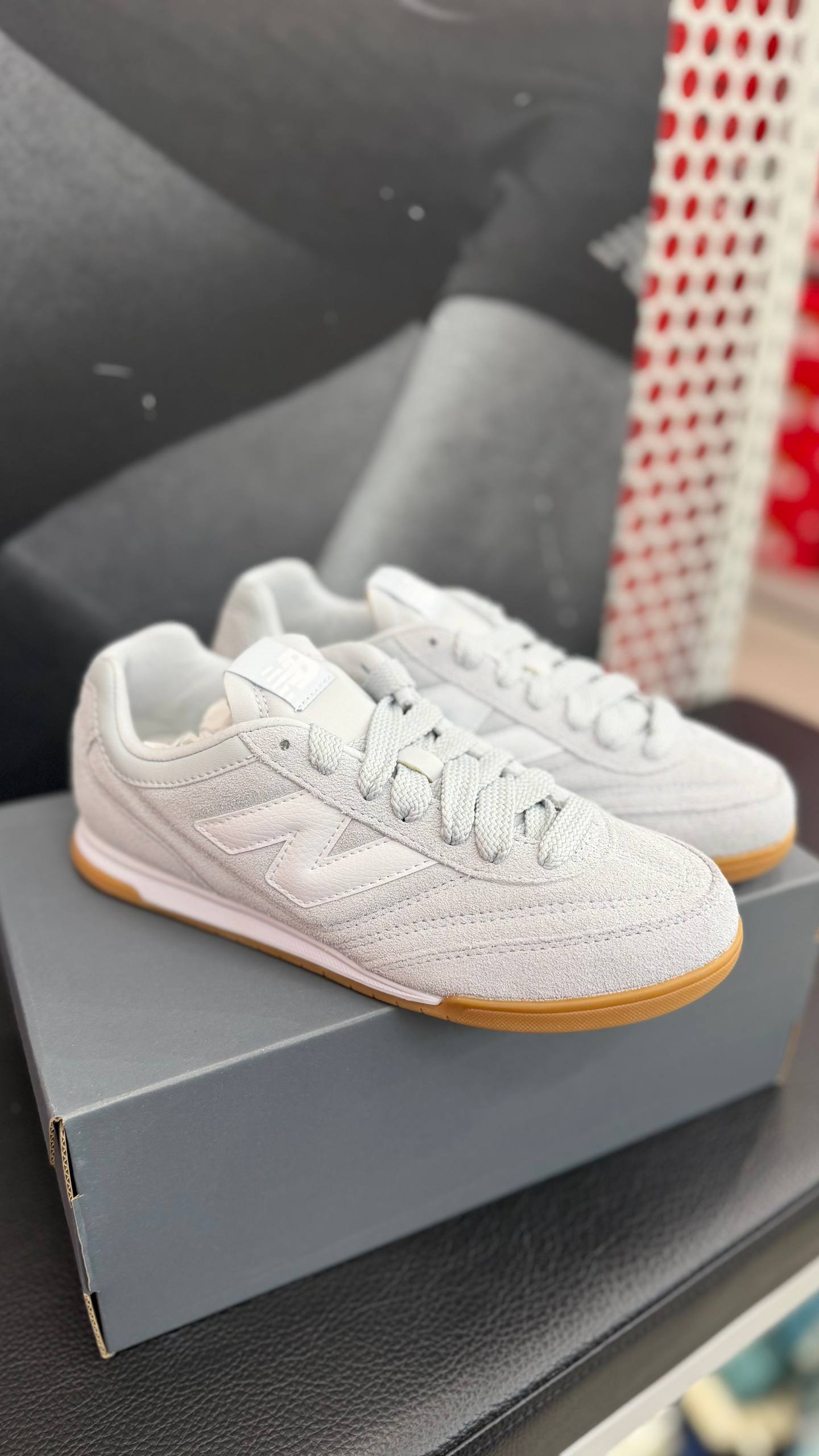 NEW BALANCE