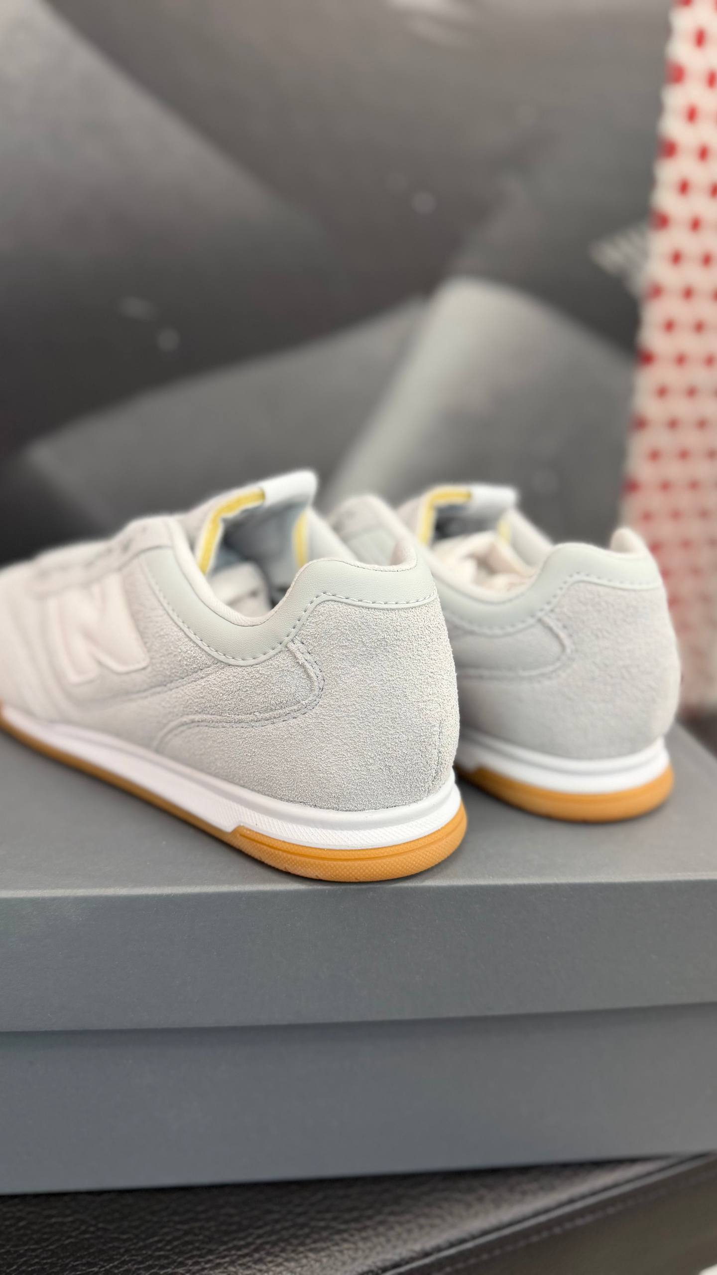 NEW BALANCE