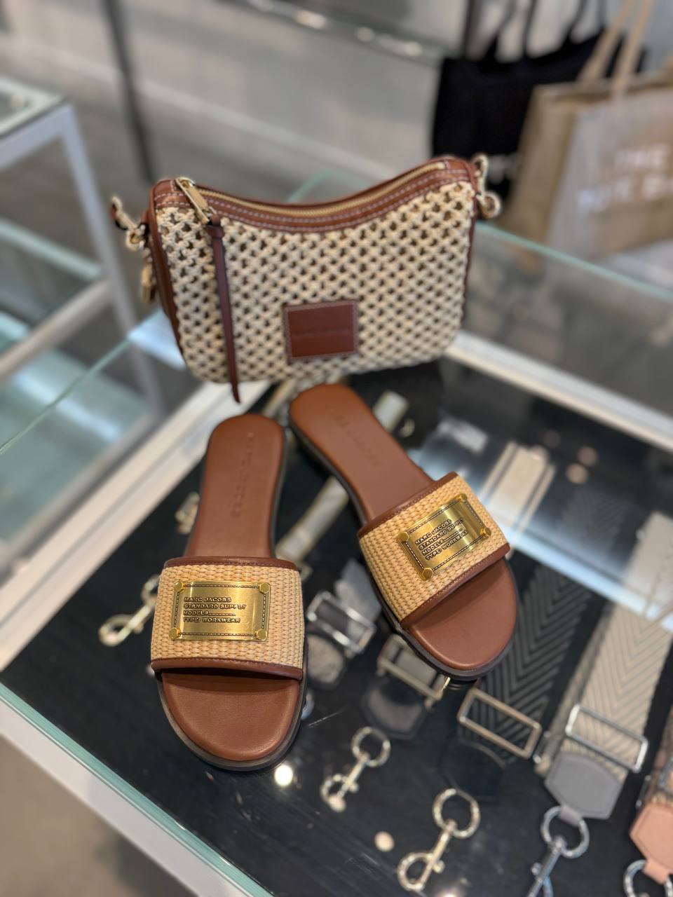 MARC JACOBS