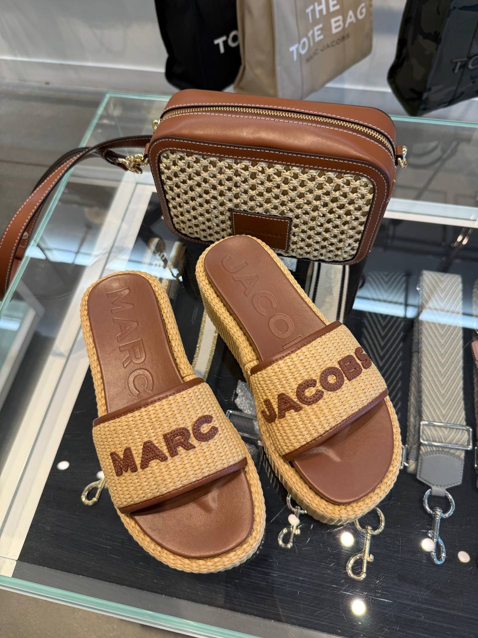 MARC JACOBS