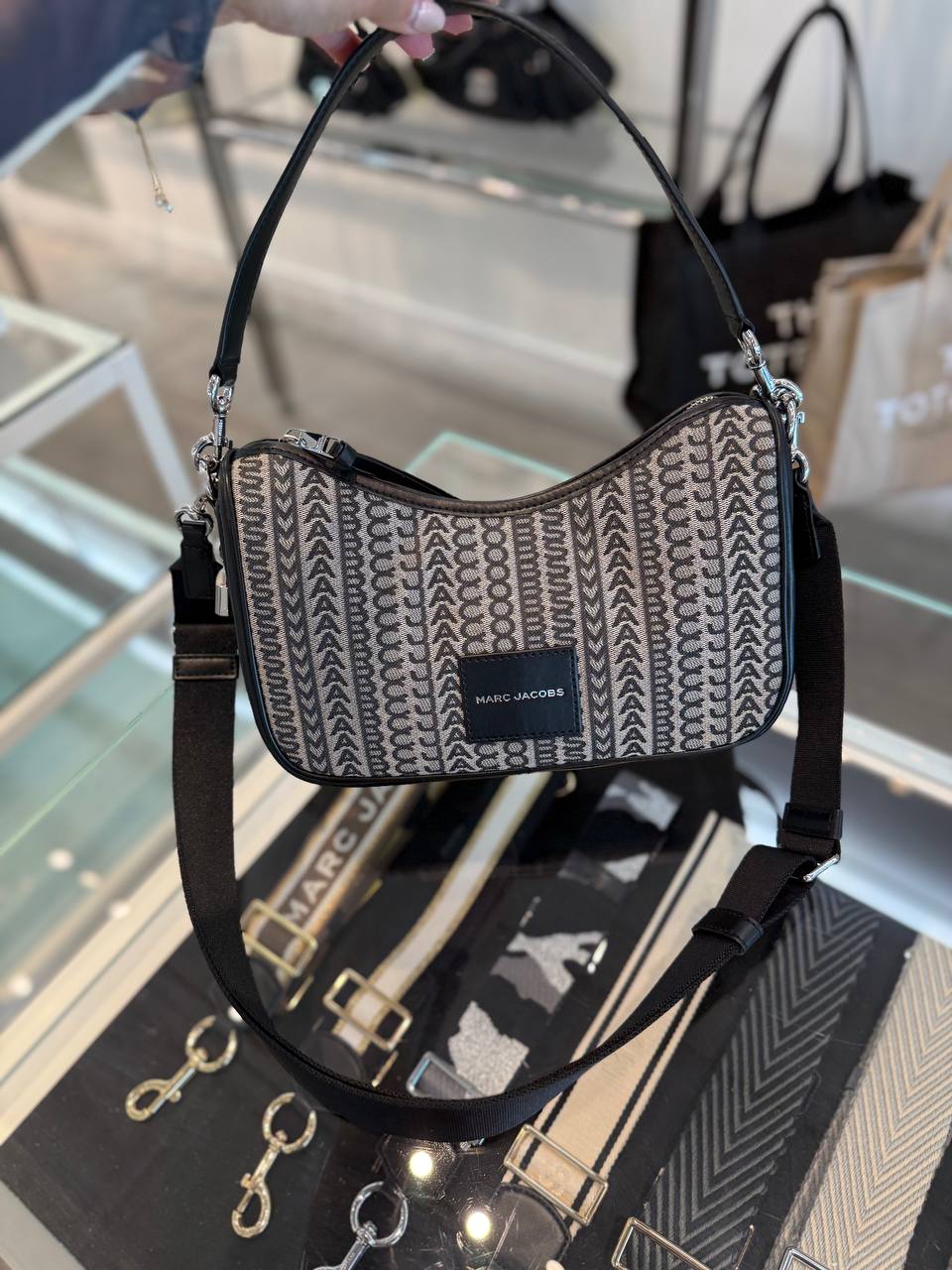 MARC JACOBS