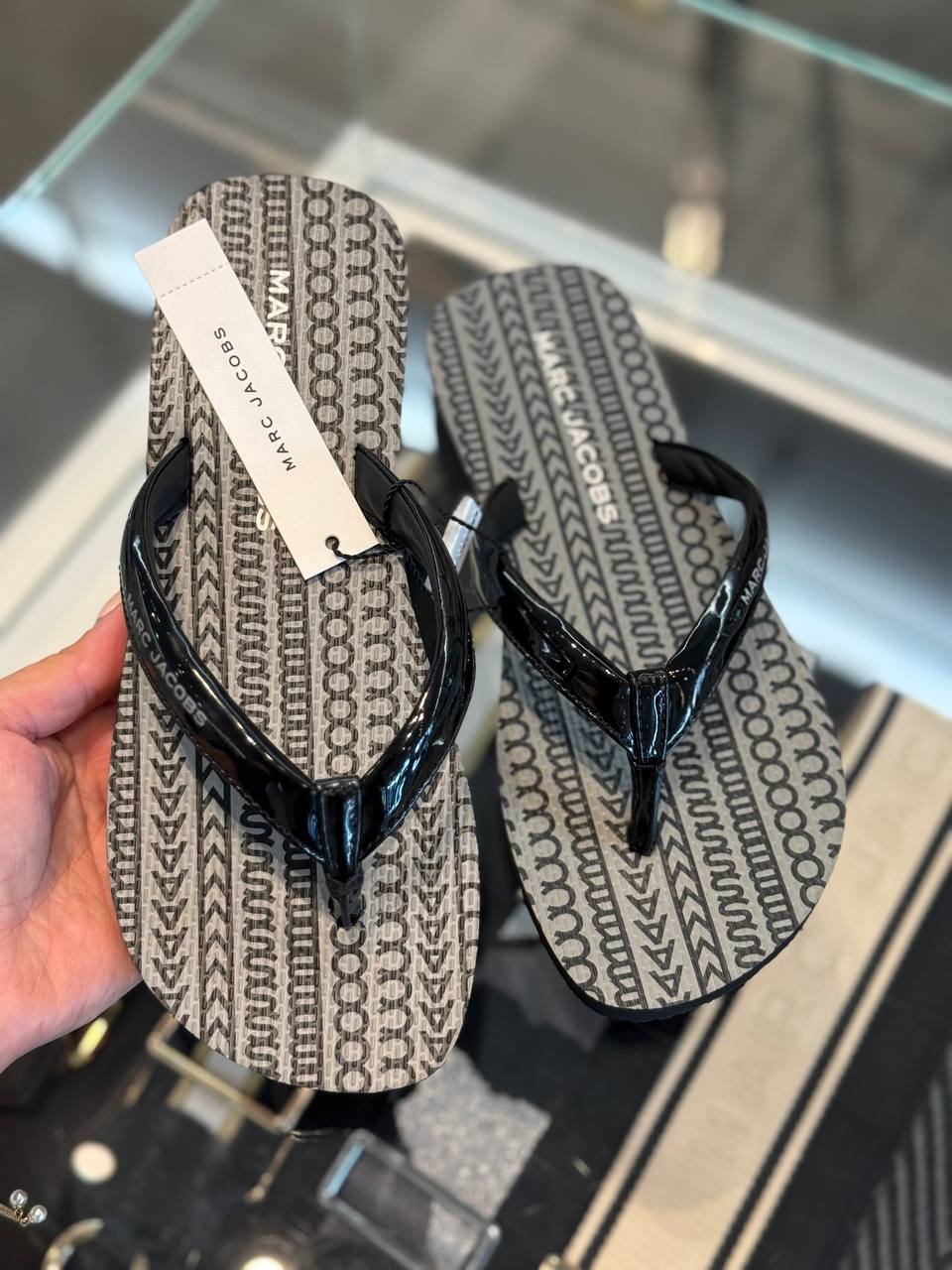 MARC JACOBS