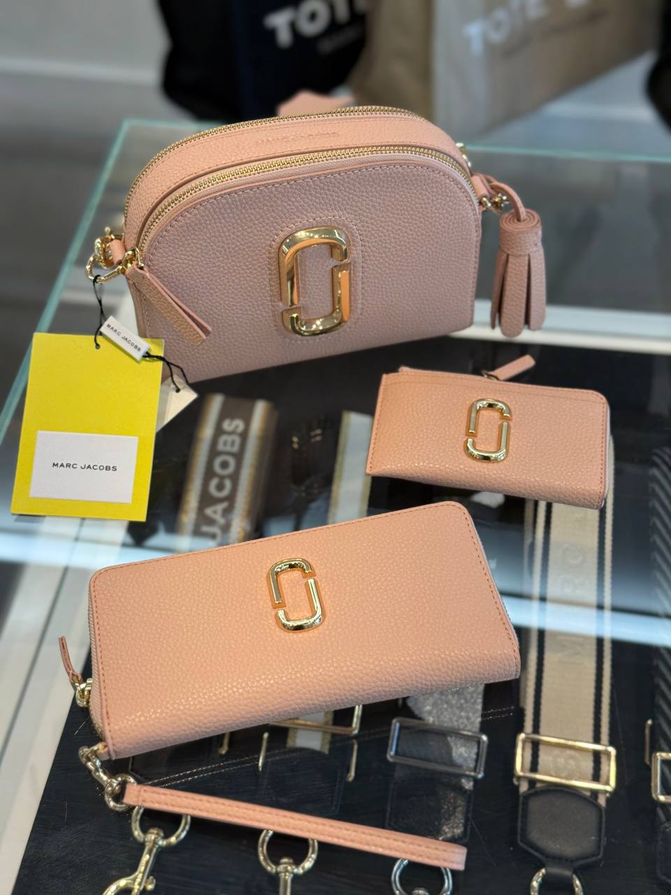 MARC JACOBS