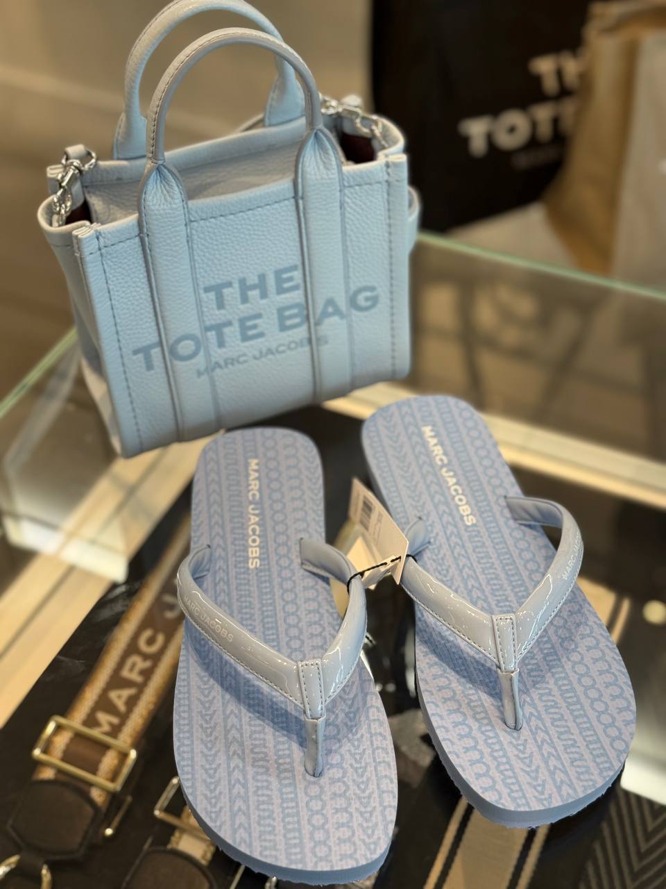 MARC JACOBS