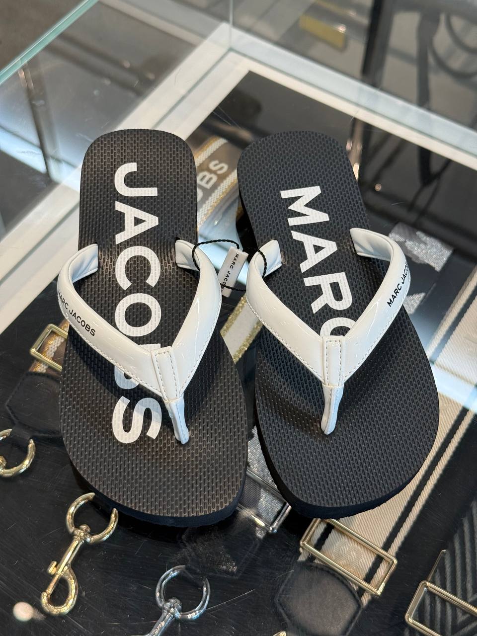 MARC JACOBS