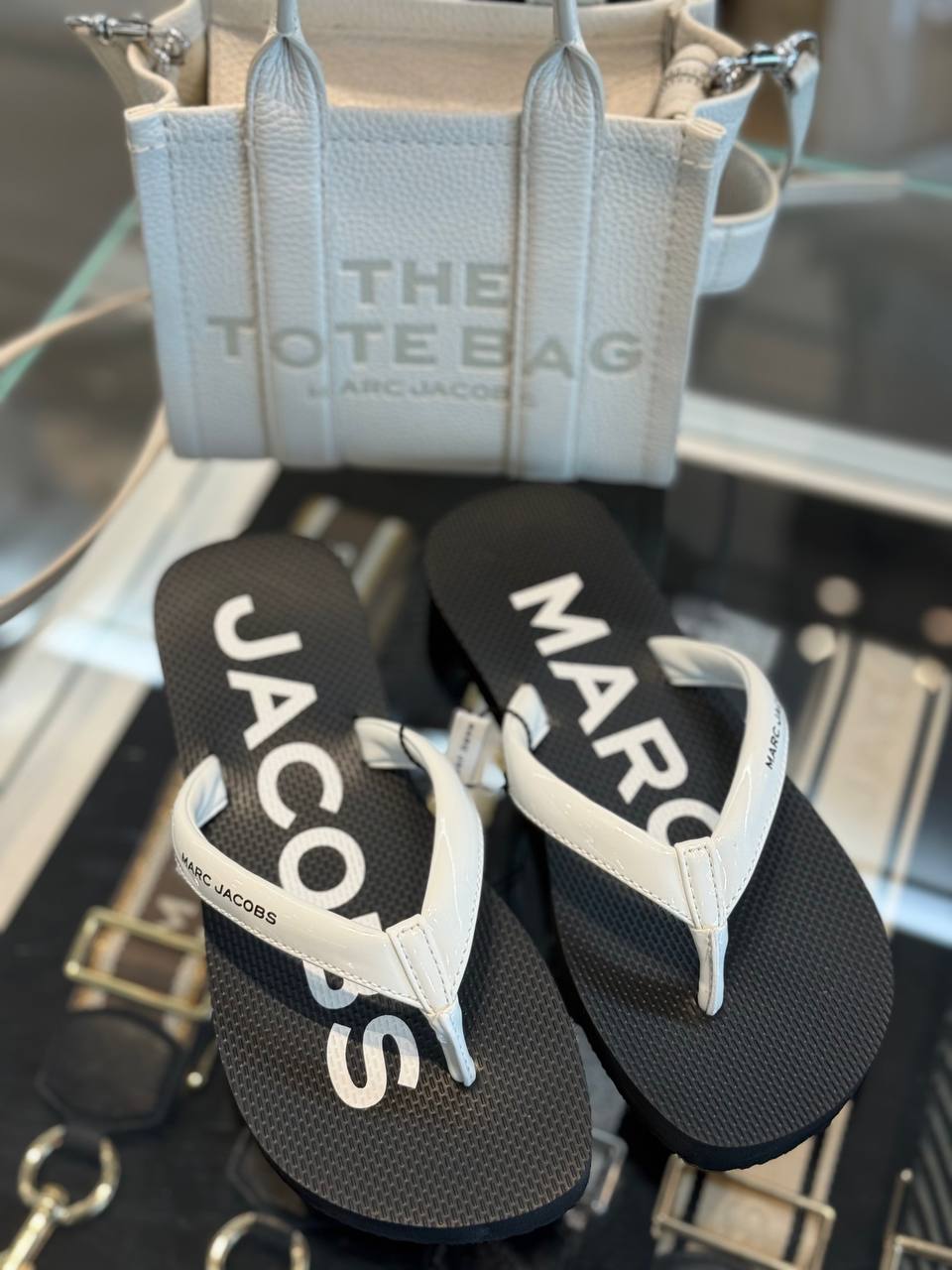 MARC JACOBS