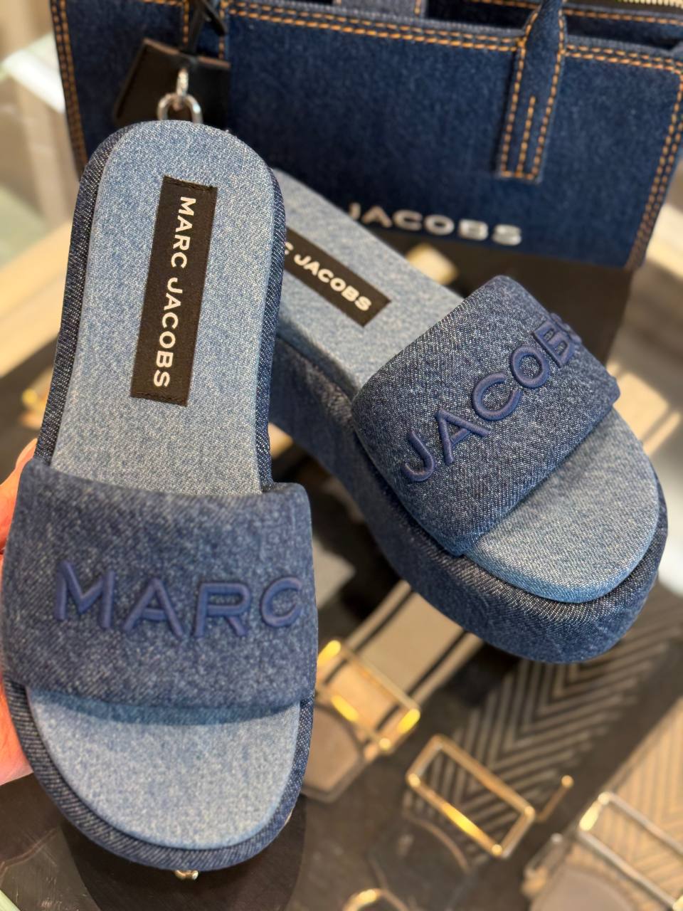MARC JACOBS