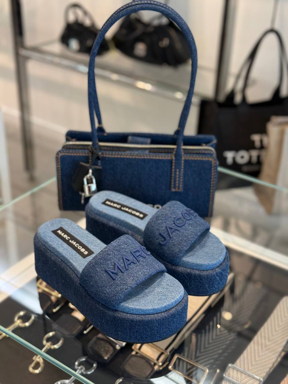 MARC JACOBS