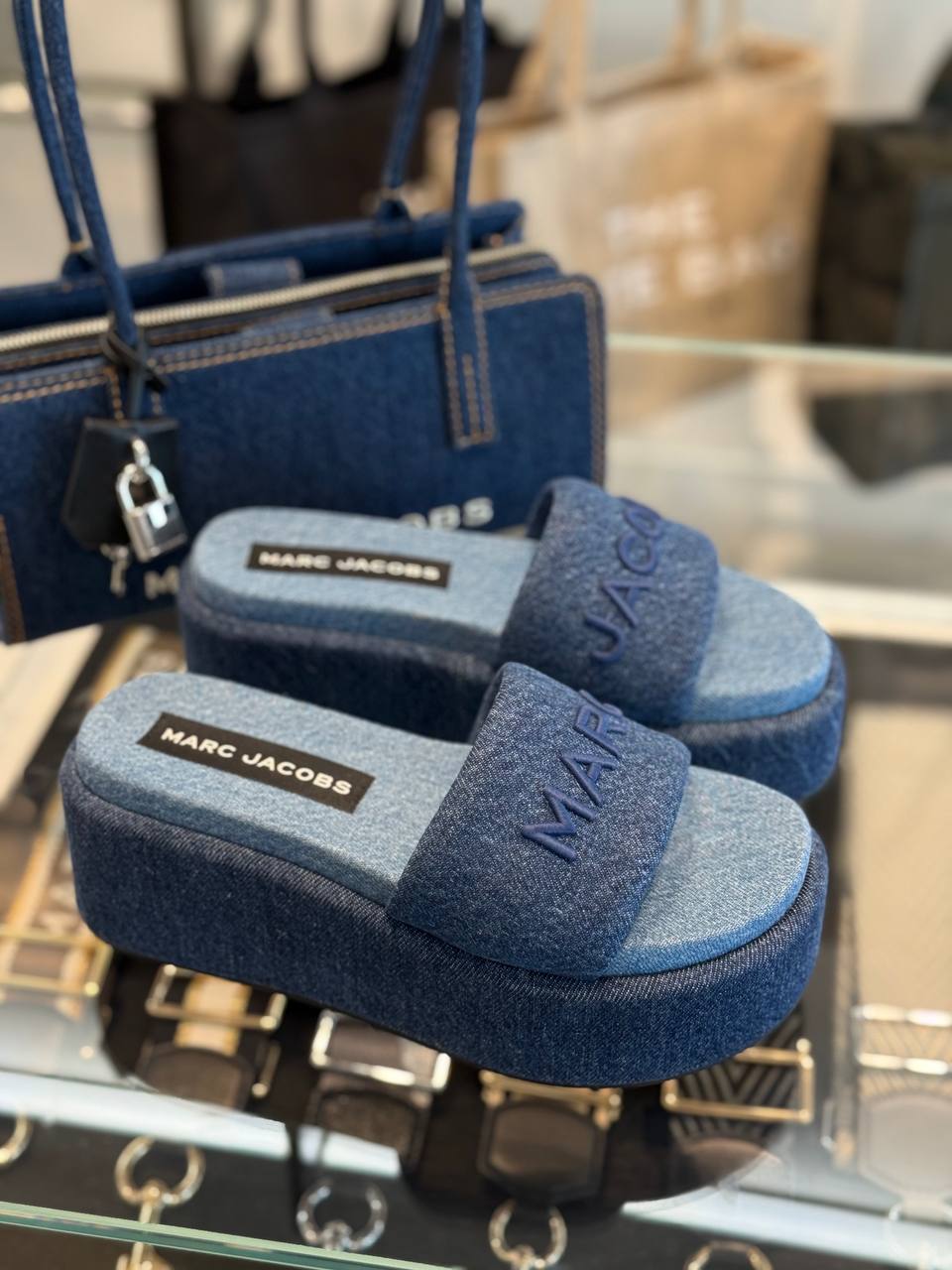 MARC JACOBS