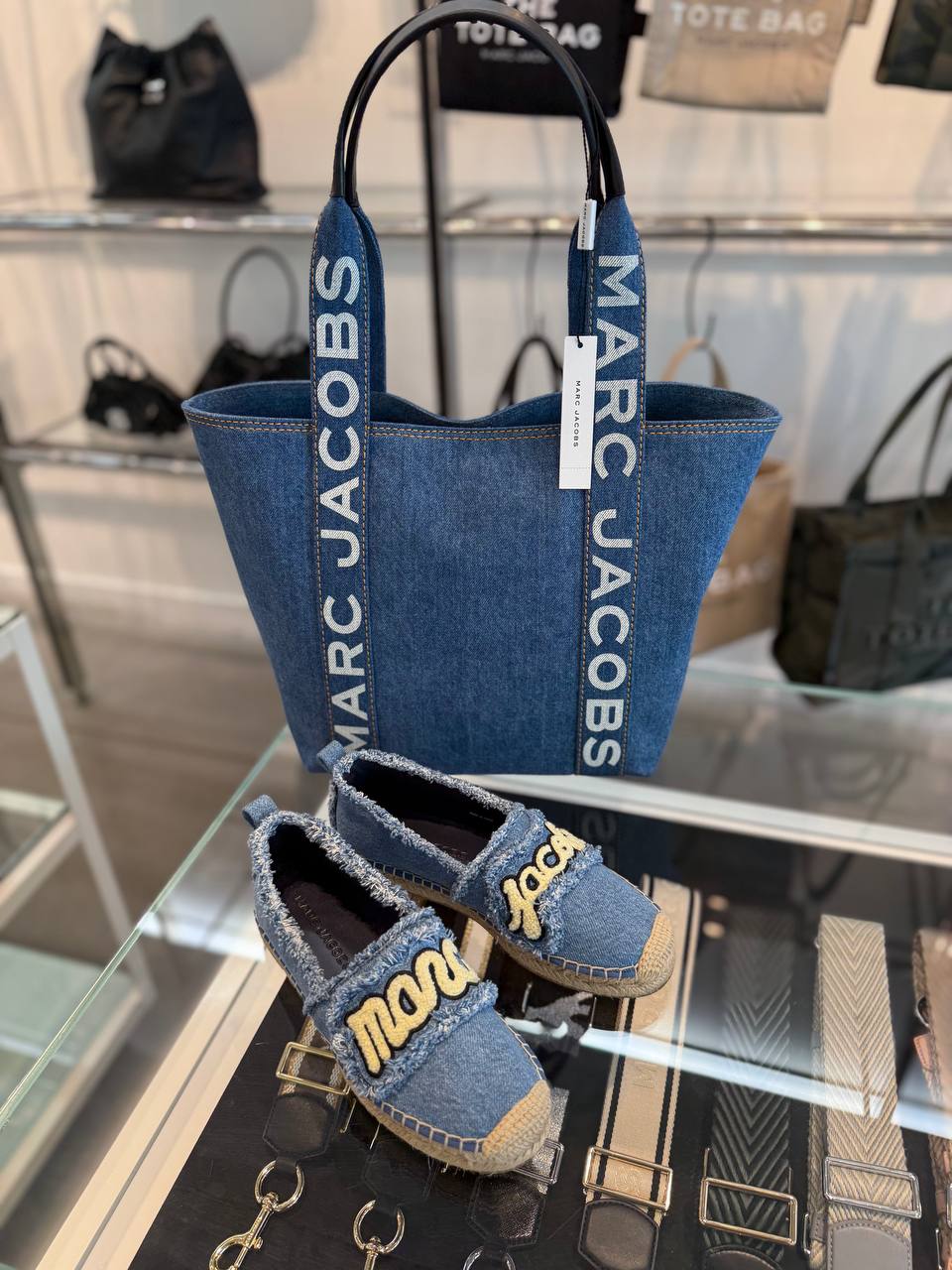 MARC JACOBS