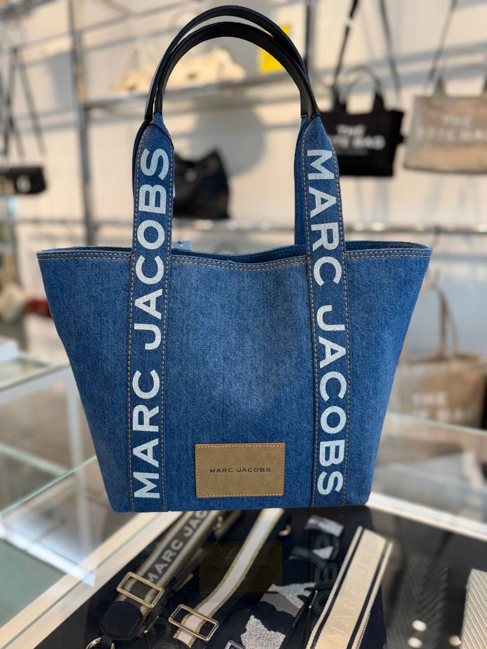 MARC JACOBS