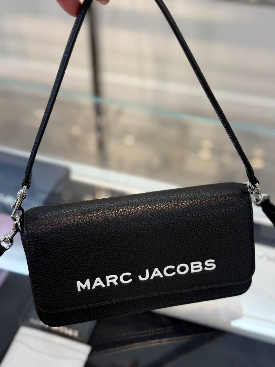 MARC JACOBS