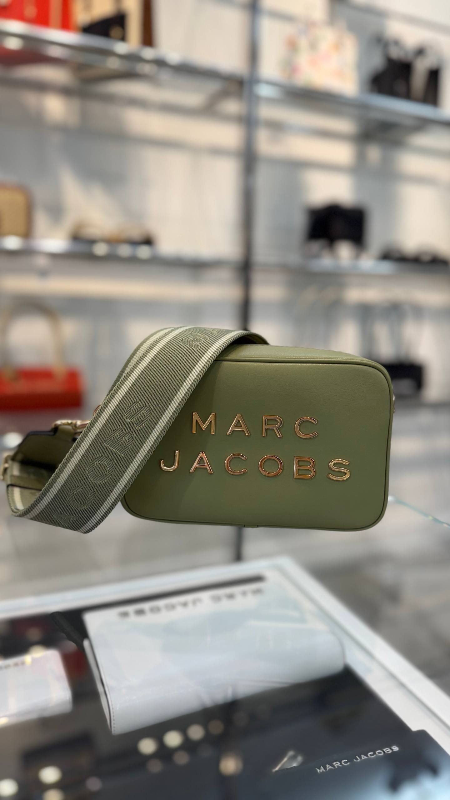 MARC JACOBS