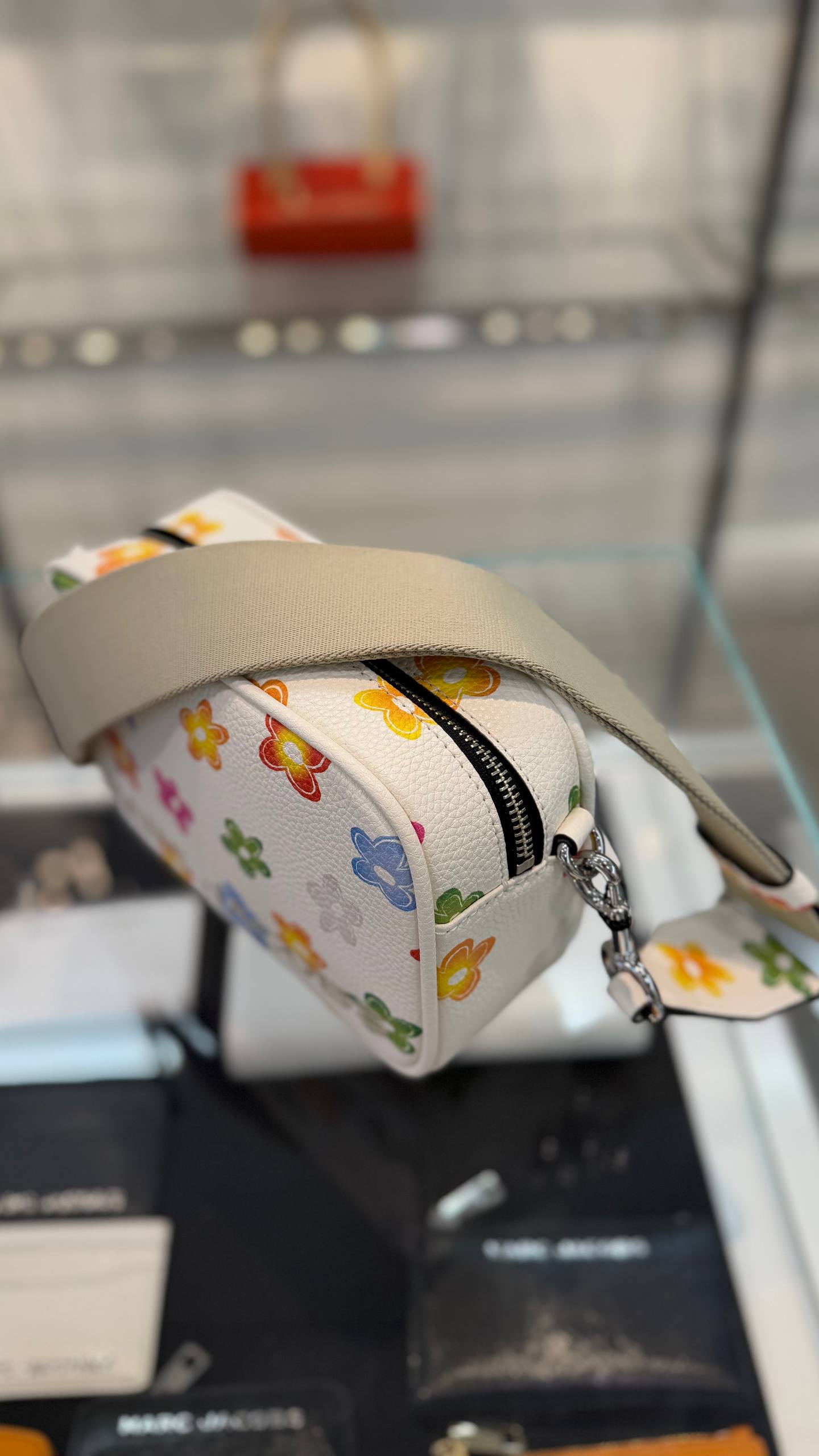 MARC JACOBS