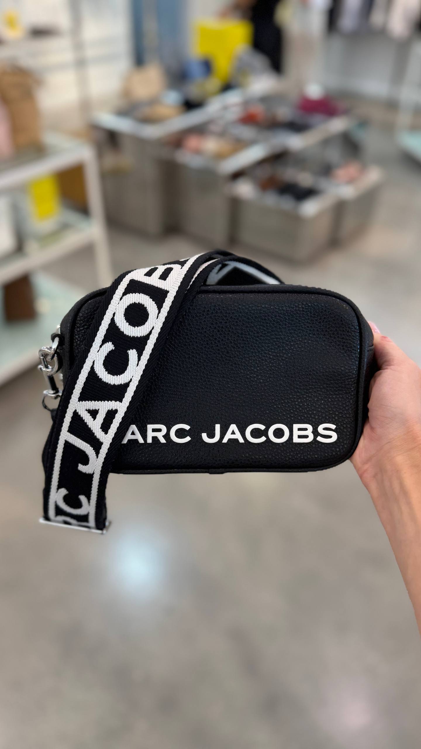 MARC JACOBS