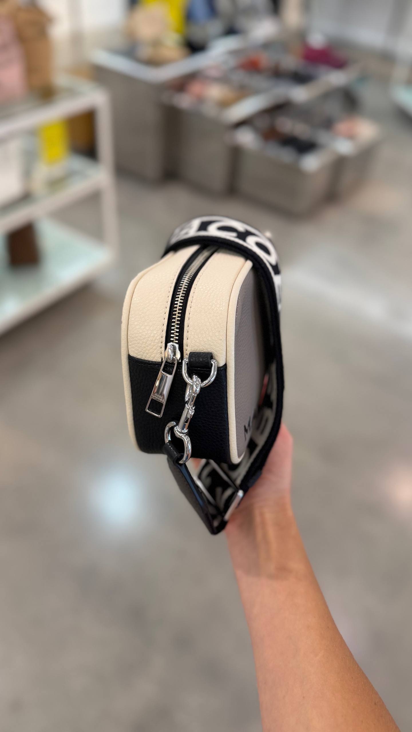 MARC JACOBS