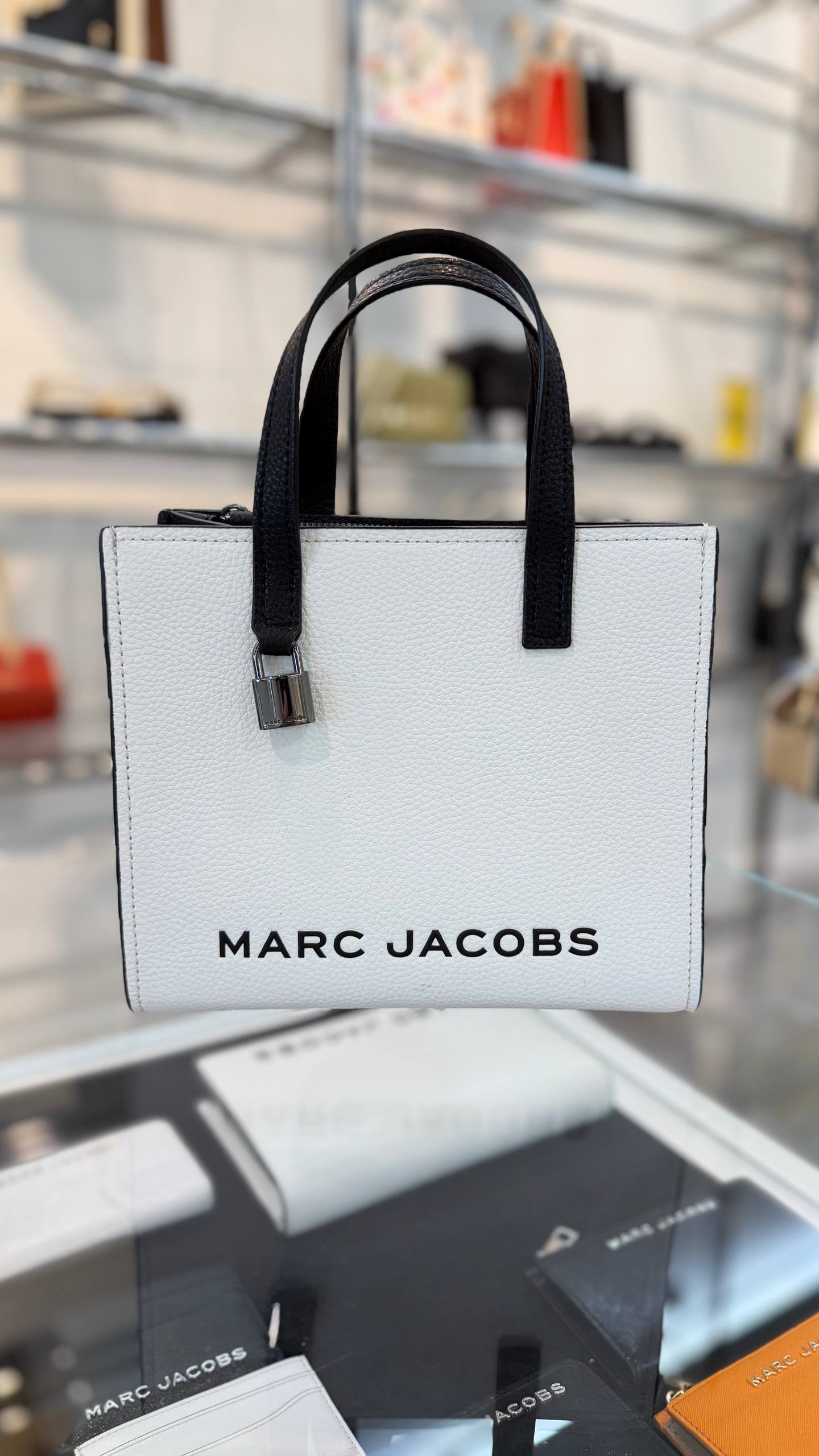 MARC JACOBS