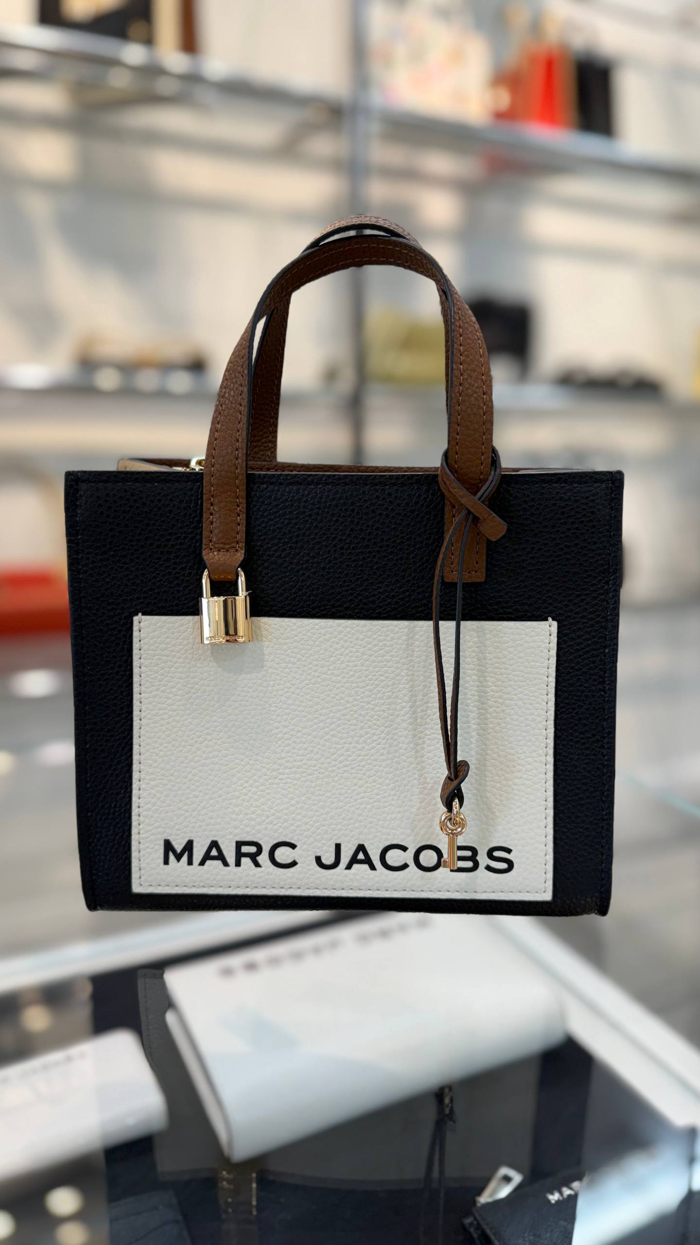 MARC JACOBS