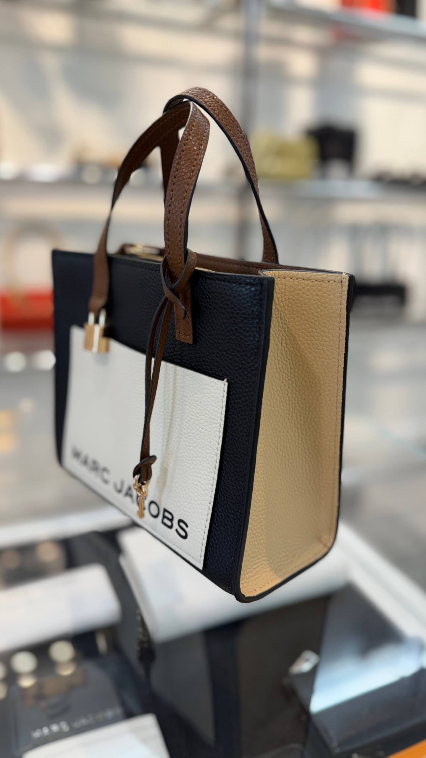 MARC JACOBS