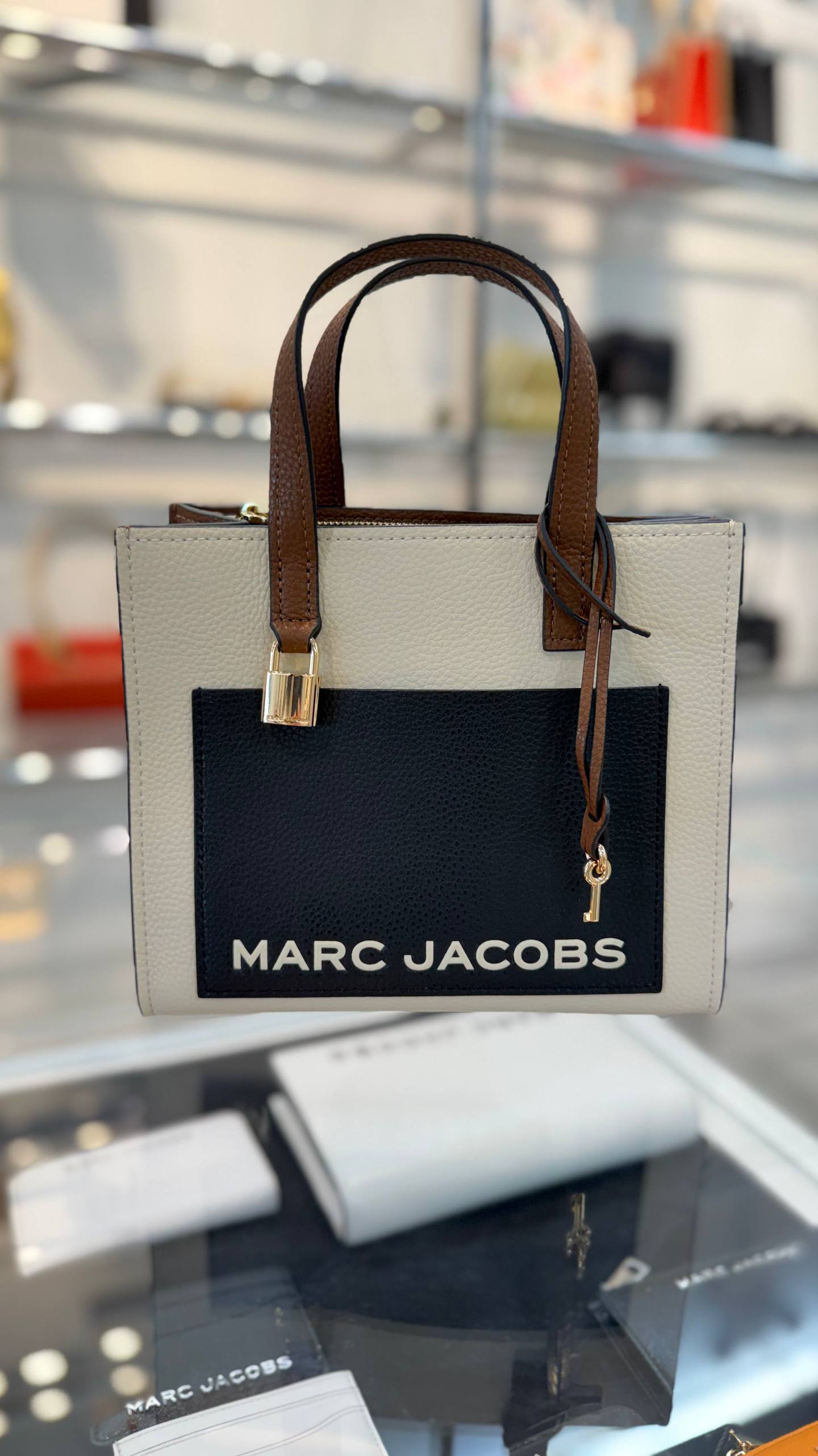 MARC JACOBS