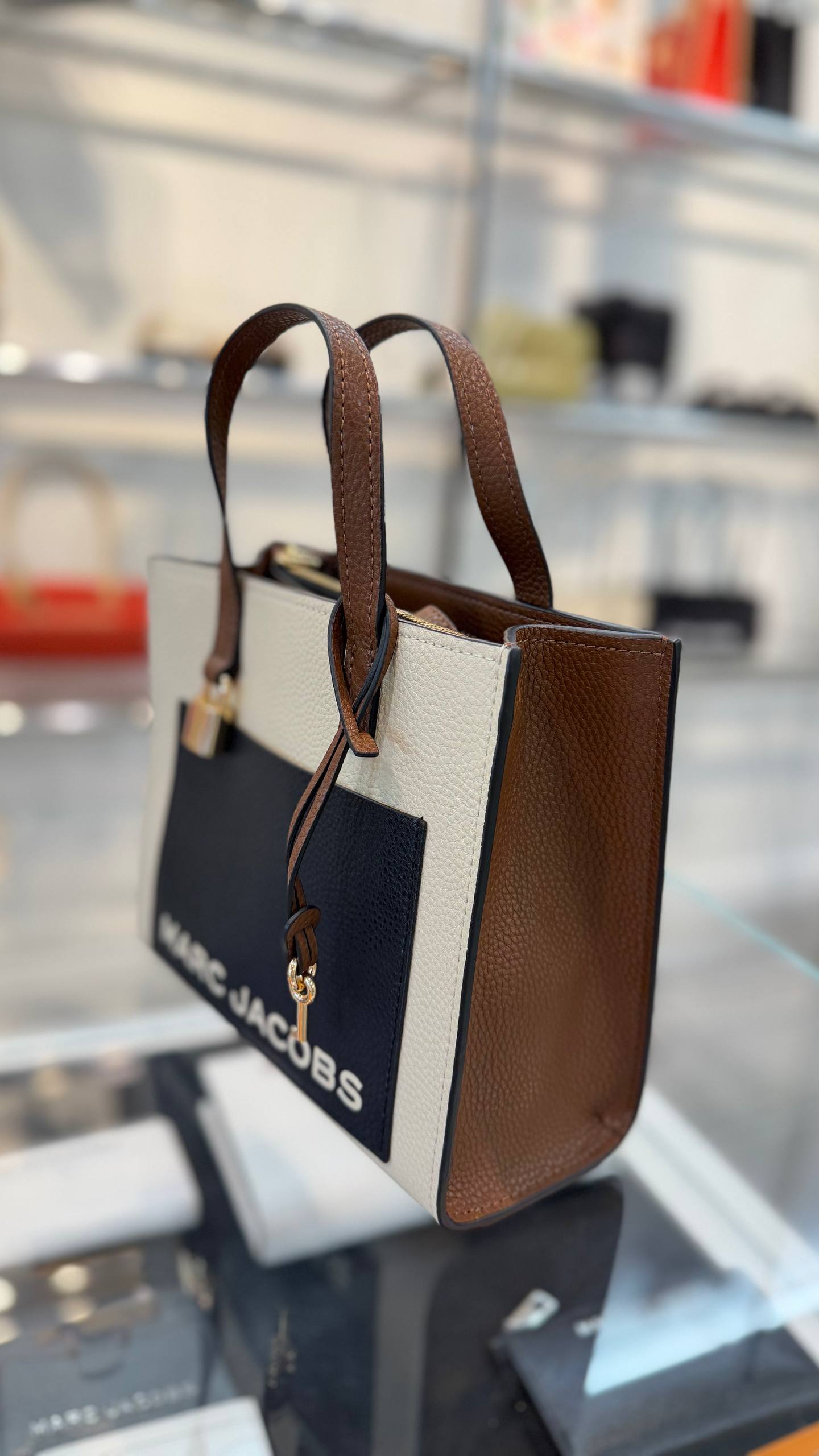 MARC JACOBS