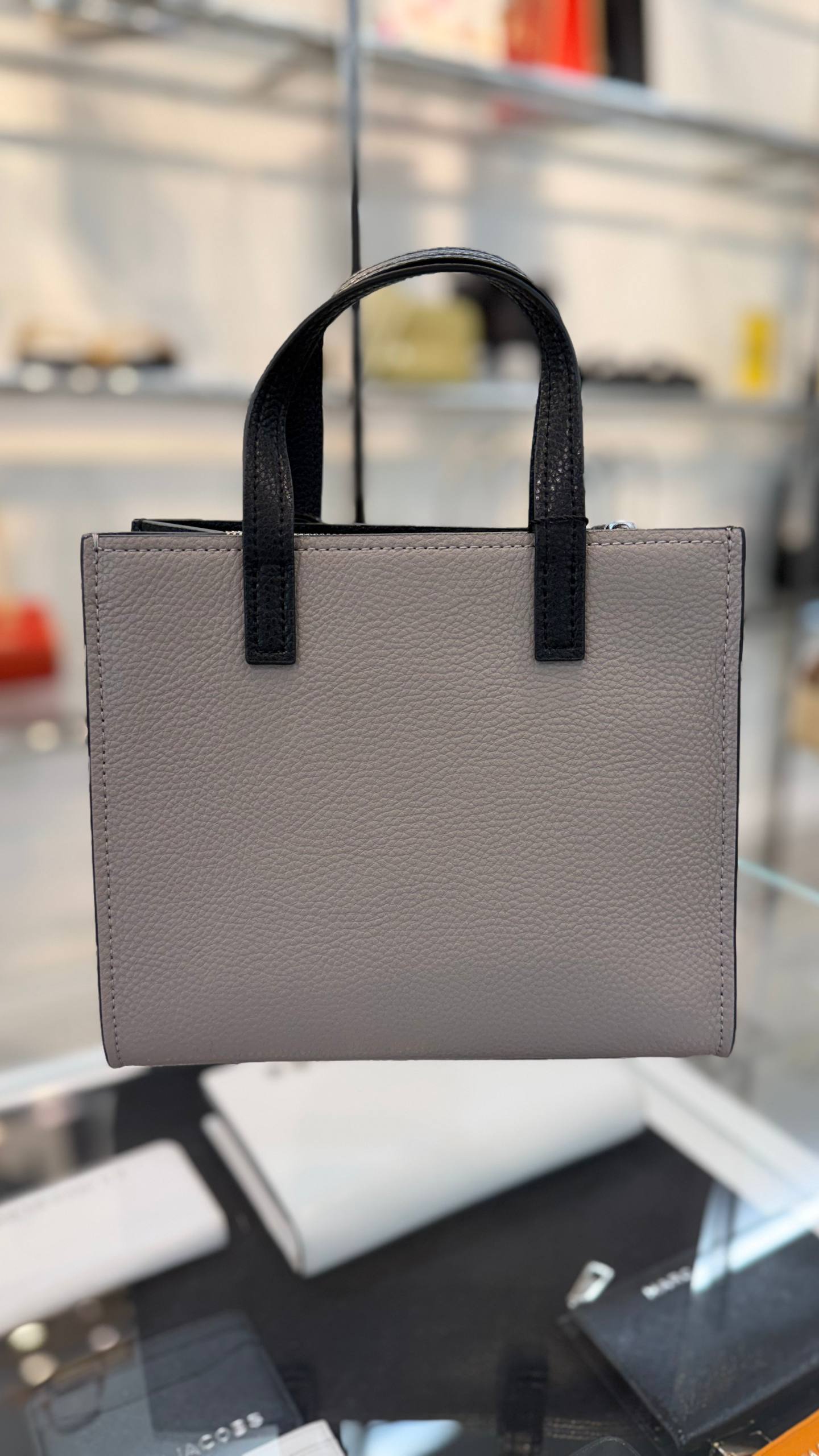 MARC JACOBS