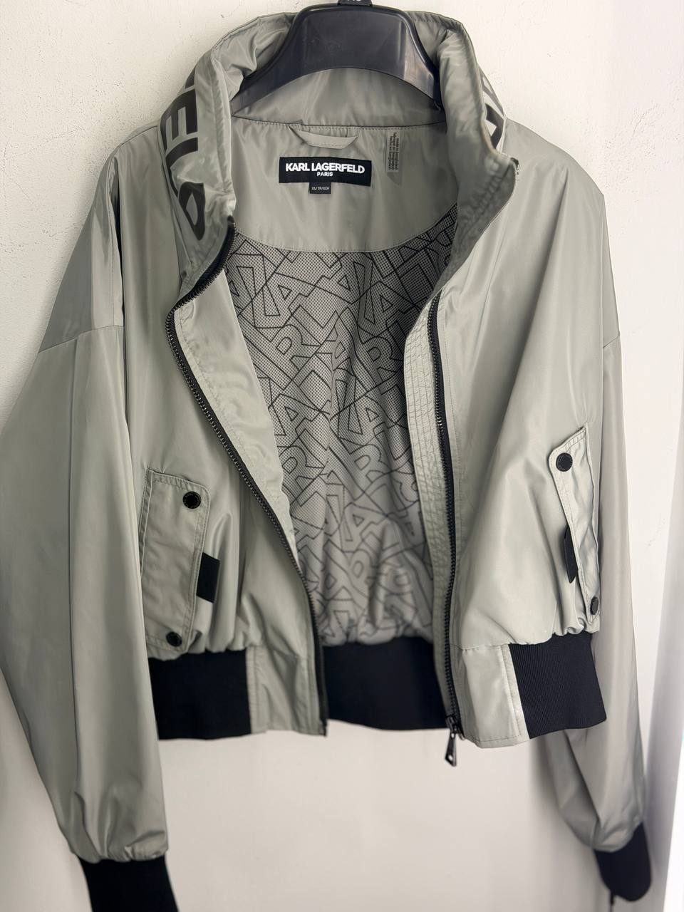 KARL LAGERFELD 🏷️ 81$