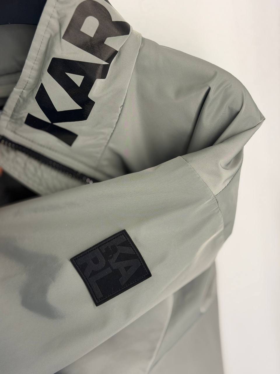KARL LAGERFELD 🏷️ 81$