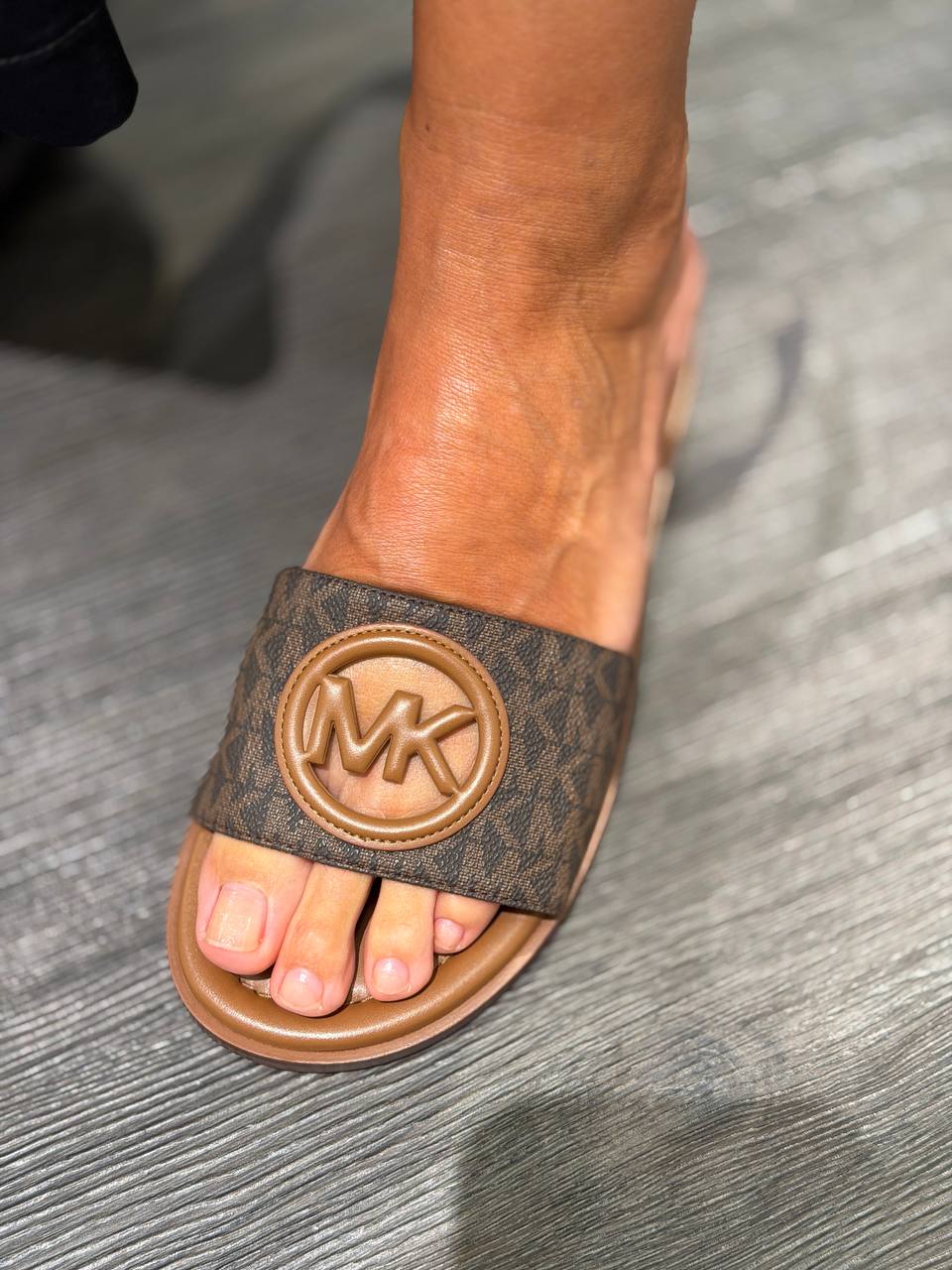 MICHAEL KORS 🏷️ 68$