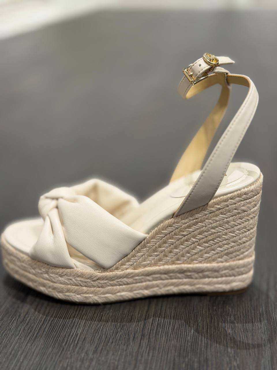 MICHAEL KORS 🏷️ 83$