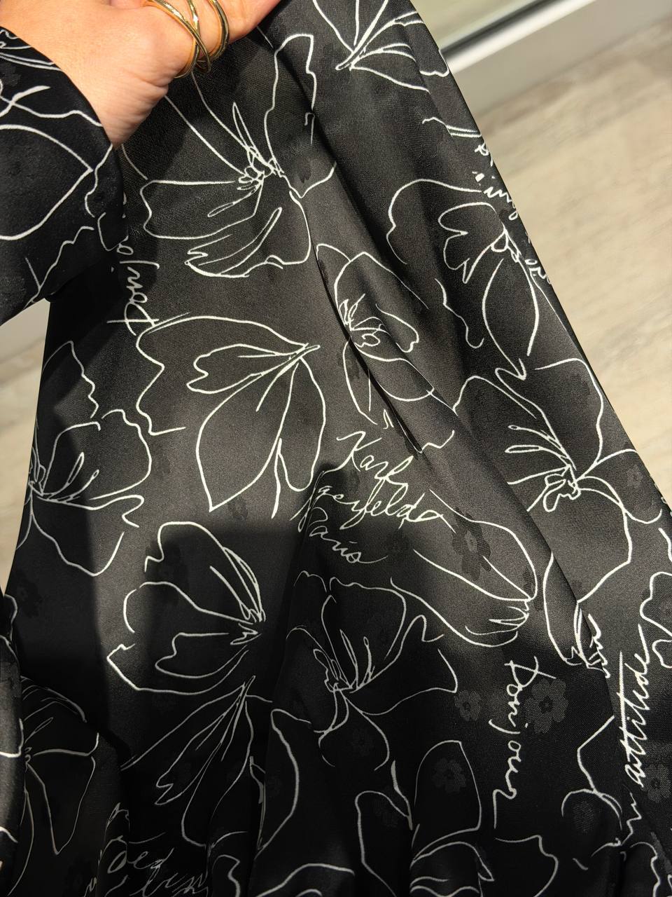 KARL LAGERFELD 🏷️ 91$