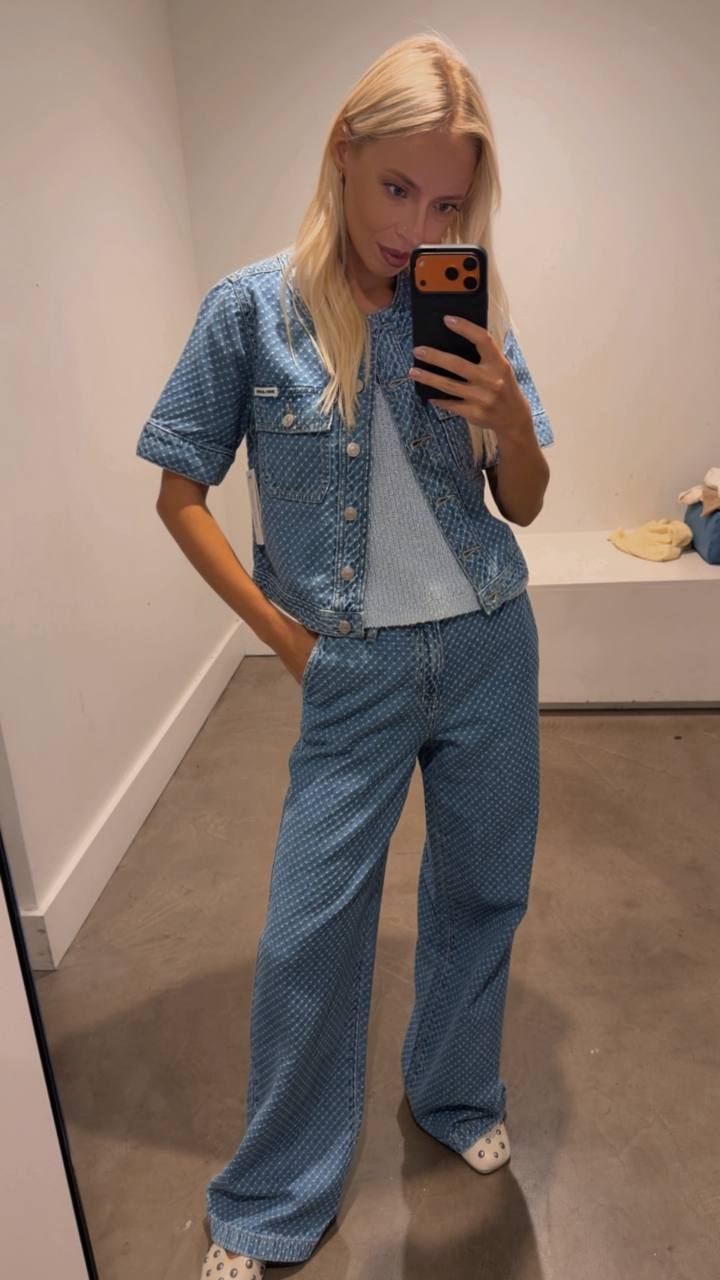 DKNY