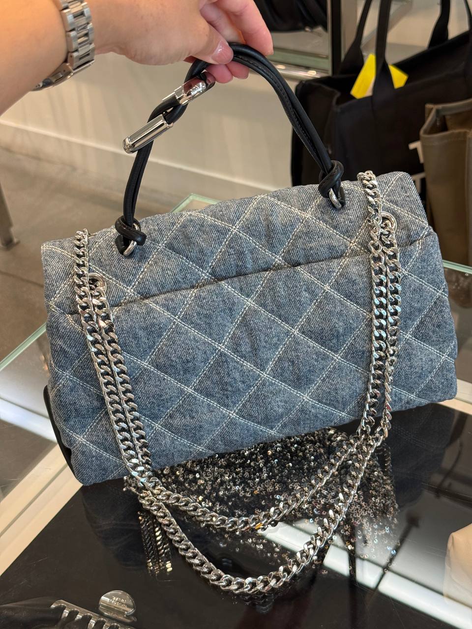 MARC JACOBS