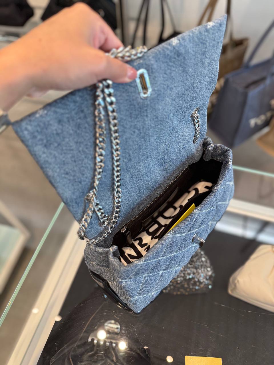 MARC JACOBS